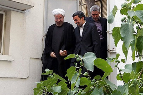 روحانی و احمدی نژاد در یک قاب