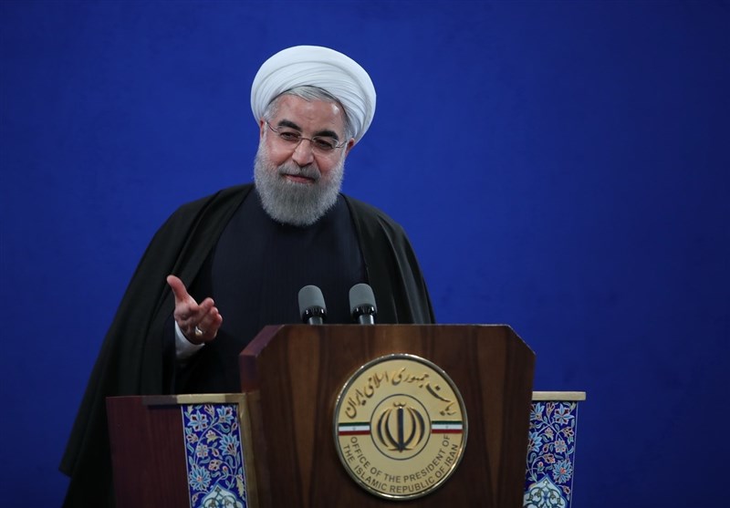 روحانی: عده‌ای در خیابان اعتراض می‌کنند، یا خس و خاشاک است، یا گاو، یا گوساله یا آشغال است