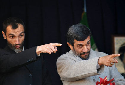 جنجال جدید احمدی نژاد و یارانش با کلید واژه «افشا می کنم»