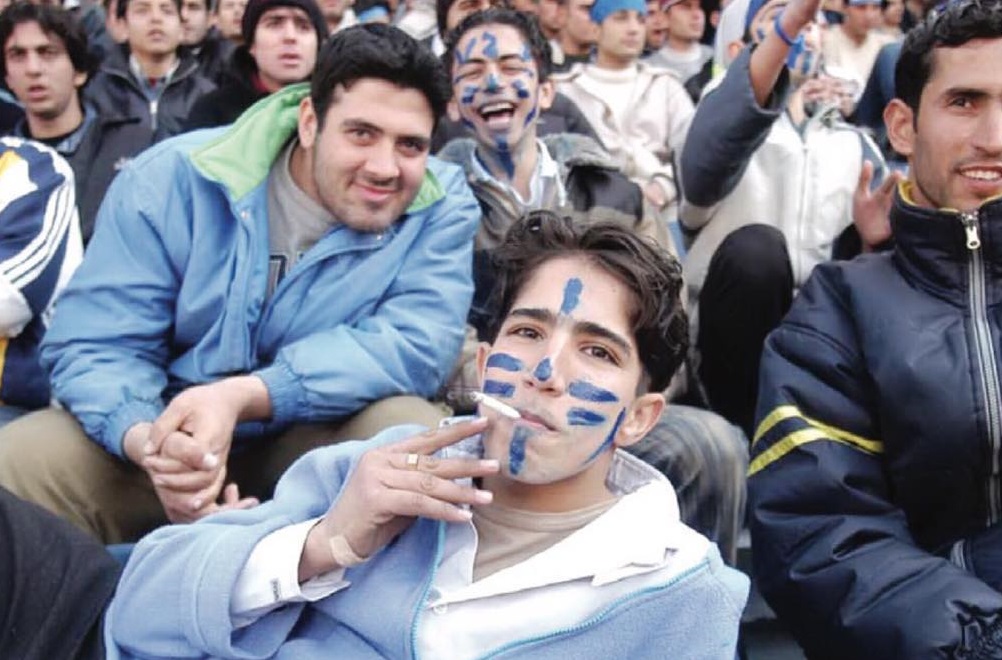 ورود و استعمال دخانیات در ورزشگاه‌های ایران ممنوع شد