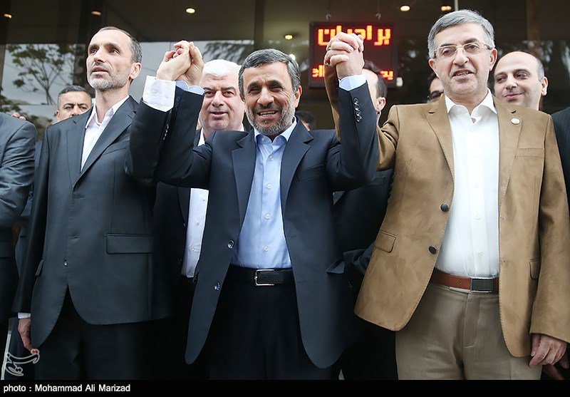 دیدار احمدی نژاد با آیت الله جنتی برای تایید صلاحیت/پدیده وارد می شود؟!